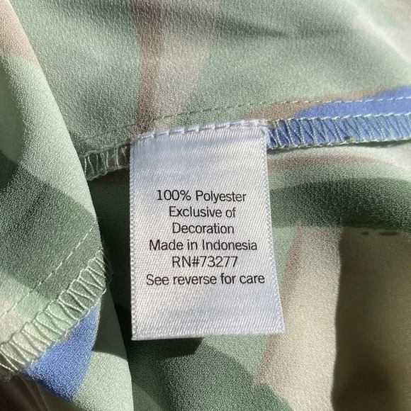 Nine West Women’s Plus 2X Blouse Top Pleated Top Bell Cuffs Abstract Print - Picture 7 of 7